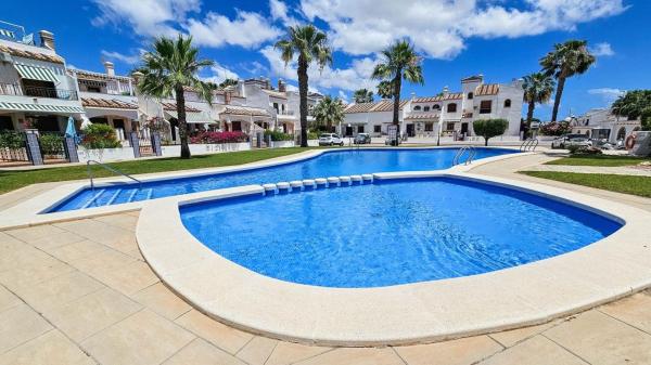 Chalet adosado en Villamartín, Orihuela photo 1
