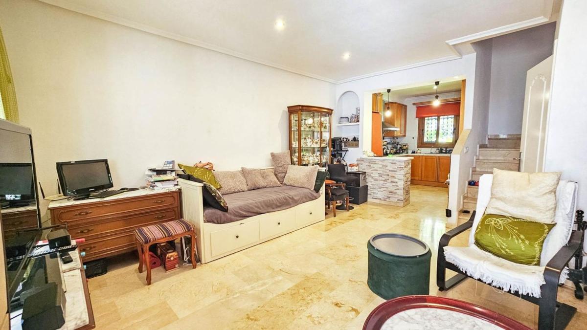 Продажа таунхауса в  Chalet adosado en Villamartín, Orihuela , Ориуэла photo 3