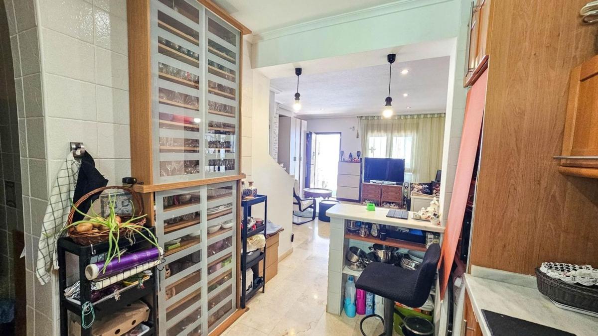 Продажа таунхауса в  Chalet adosado en Villamartín, Orihuela , Ориуэла photo 5