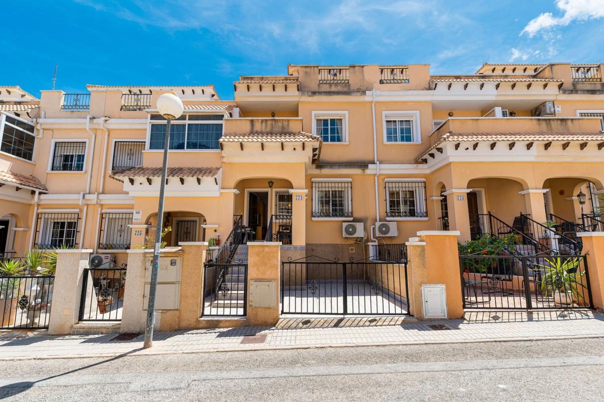Sale of townhouse in Chalet adosado en Pau 26, Villamartín, Orihuela , Orihuela photo 1