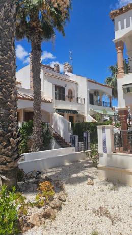 Chalet adosado en Calle la Dolores, Villamartín, Orihuela photo 1