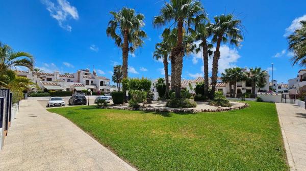 Chalet adosado en Calle la Dolores, Villamartín, Orihuela photo 2