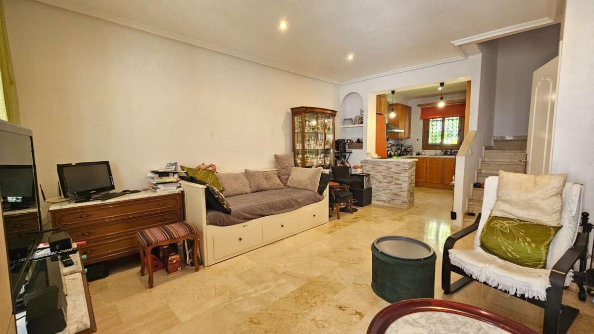 Sprzedaż szeregowego domku w  Chalet adosado en Calle la Dolores, Villamartín, Orihuela , Orihuela photo 5