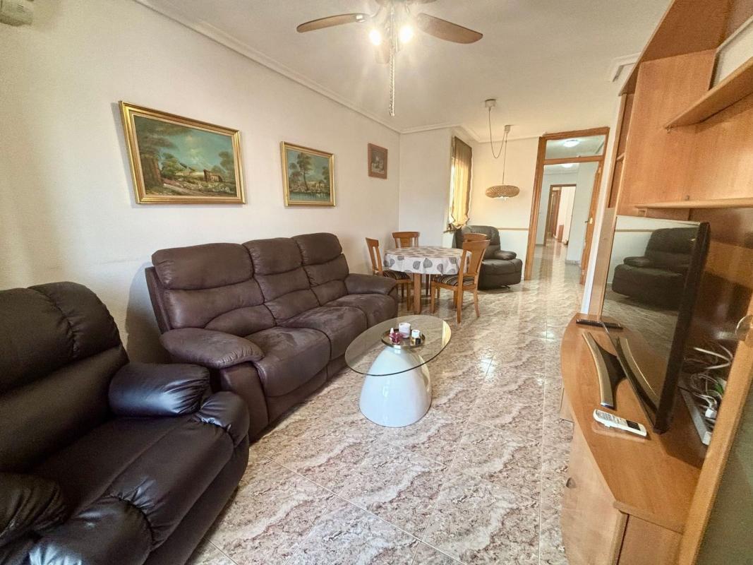 Venta de piso en Piso en Calle Patricio Perez, El Molino, Torrevieja, Torrevieja
photo 2