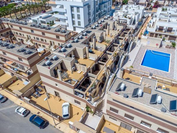 Apartment for sale in Piso en Calle Cabo Prior s/n, Lomas de Cabo Roig, Orihuela, Orihuela thumbnail 2