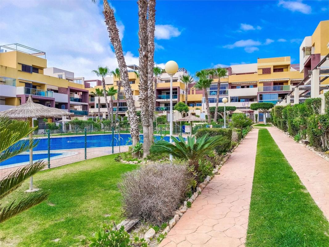 Venta de piso en Piso en Calle Santa Rita, Horizonte - La Campana, Orihuela, Orihuela
photo 1