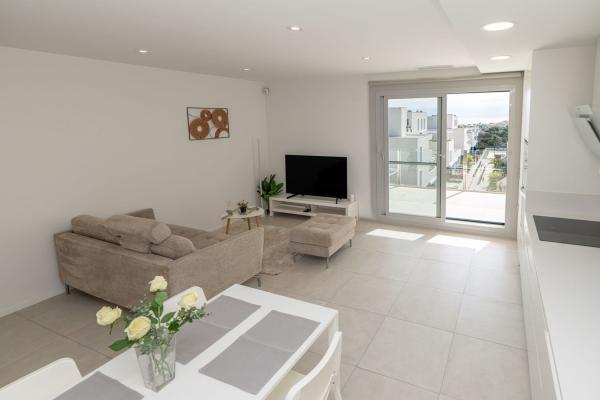 Ático en venta en Ático en Calle Niágara, 52, Playa Flamenca, Orihuela, Orihuela thumbnail 2