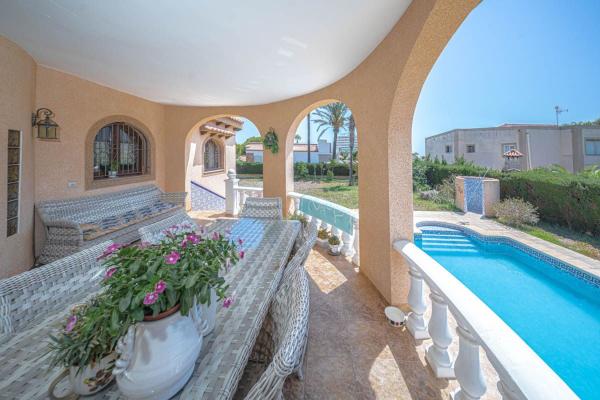 Casa o chalet independiente en Calle los Rosales, La Zenia, Orihuela photo 3