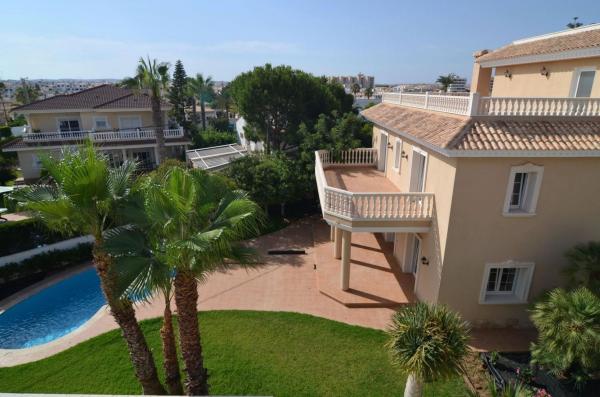 Casa o chalet independiente en Calle Arrecife, 6, Cabo Roig, Orihuela thumbnail 1
