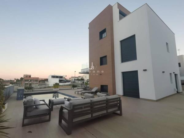 Casa o chalet independiente en Calle Juan Marse, Campoamor, Orihuela photo 1