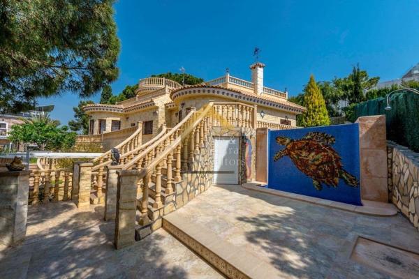 Chalet wolnostojący na sprzedaż w  Casa o chalet en Campoamor, Orihuela, Orihuela photo 2