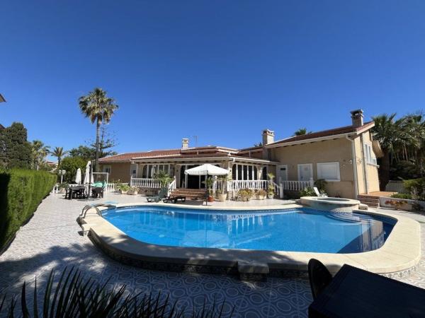 Casa o chalet independiente en Calle Huracán, 2, Cabo Roig, Orihuela photo 4