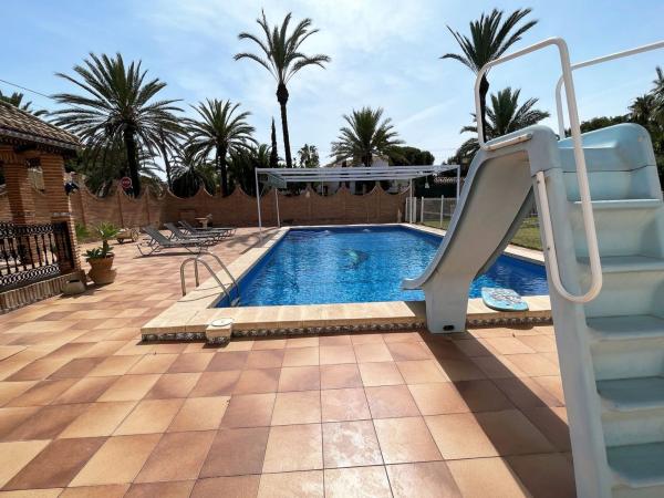 Частный шале на продаже в  Casa o chalet en Cabo Roig, Orihuela, Ориуэла photo 4
