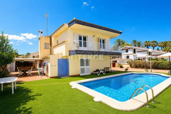 Casa o chalet independiente en Avenida las Palmeras, La Zenia, Orihuela photo 1