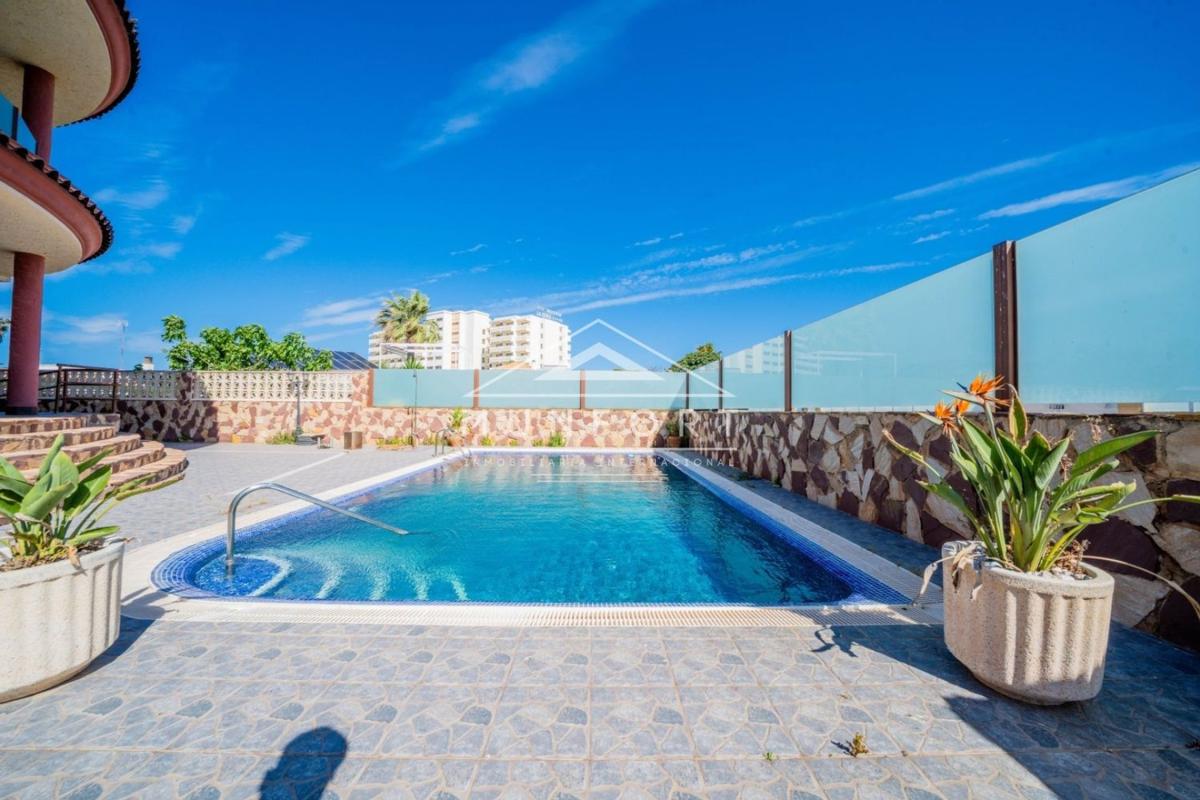 Продажа отдельного шале в Casa o chalet en La Zenia, Orihuela, Ориуэла photo 3