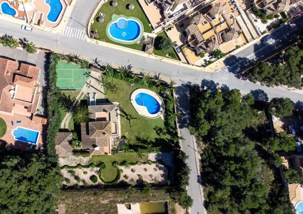 Casa o chalet independiente en Calle los Pirineos, 63, Las Filipinas, Orihuela thumbnail 1