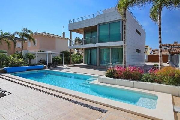 Casa o chalet independiente en Calle Azorin, La Zenia, Orihuela photo 1