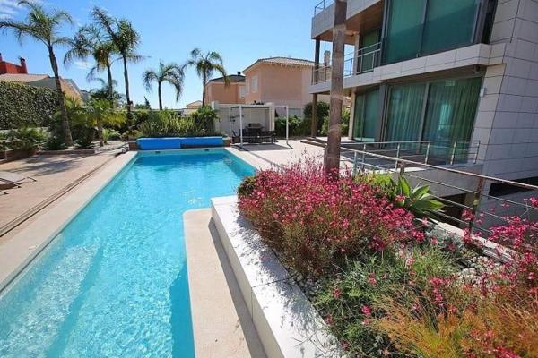 Casa o chalet independiente en Calle Azorin, La Zenia, Orihuela thumbnail 1