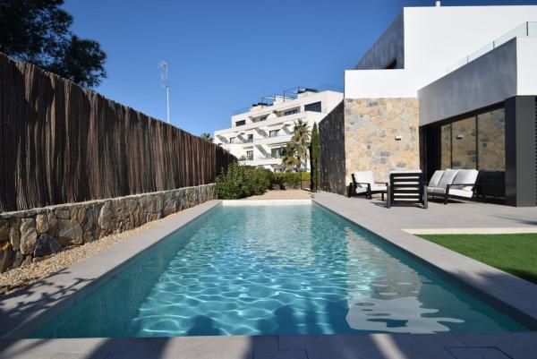Casa o chalet independiente en Urbanizacion Pau-21, Las Colinas Golf, Orihuela thumbnail 1