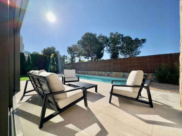 Casa o chalet independiente en Calle Benamor, 2, Las Colinas Golf, Orihuela thumbnail 2