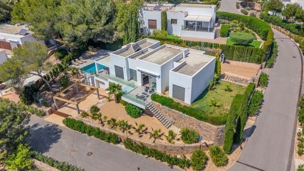 Частный шале на продаже в Casa o chalet en Las Colinas Golf, Orihuela, Ориуэла photo 1