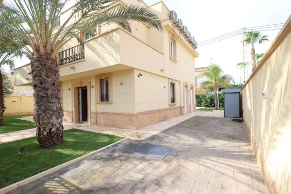 Casa o chalet independiente en Cabo Roig, Orihuela thumbnail 2
