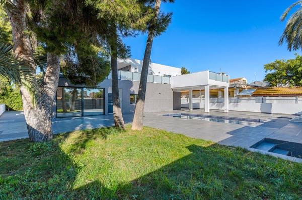 Chalet wolnostojący na sprzedaż w Casa o chalet en Calle Benito Pérez Galdós, Campoamor, Orihuela, Orihuela photo 1