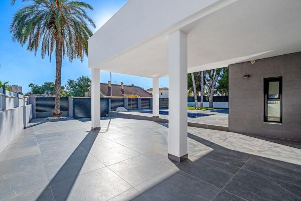 Chalet wolnostojący na sprzedaż w Casa o chalet en Calle Benito Pérez Galdós, Campoamor, Orihuela, Orihuela thumbnail 2