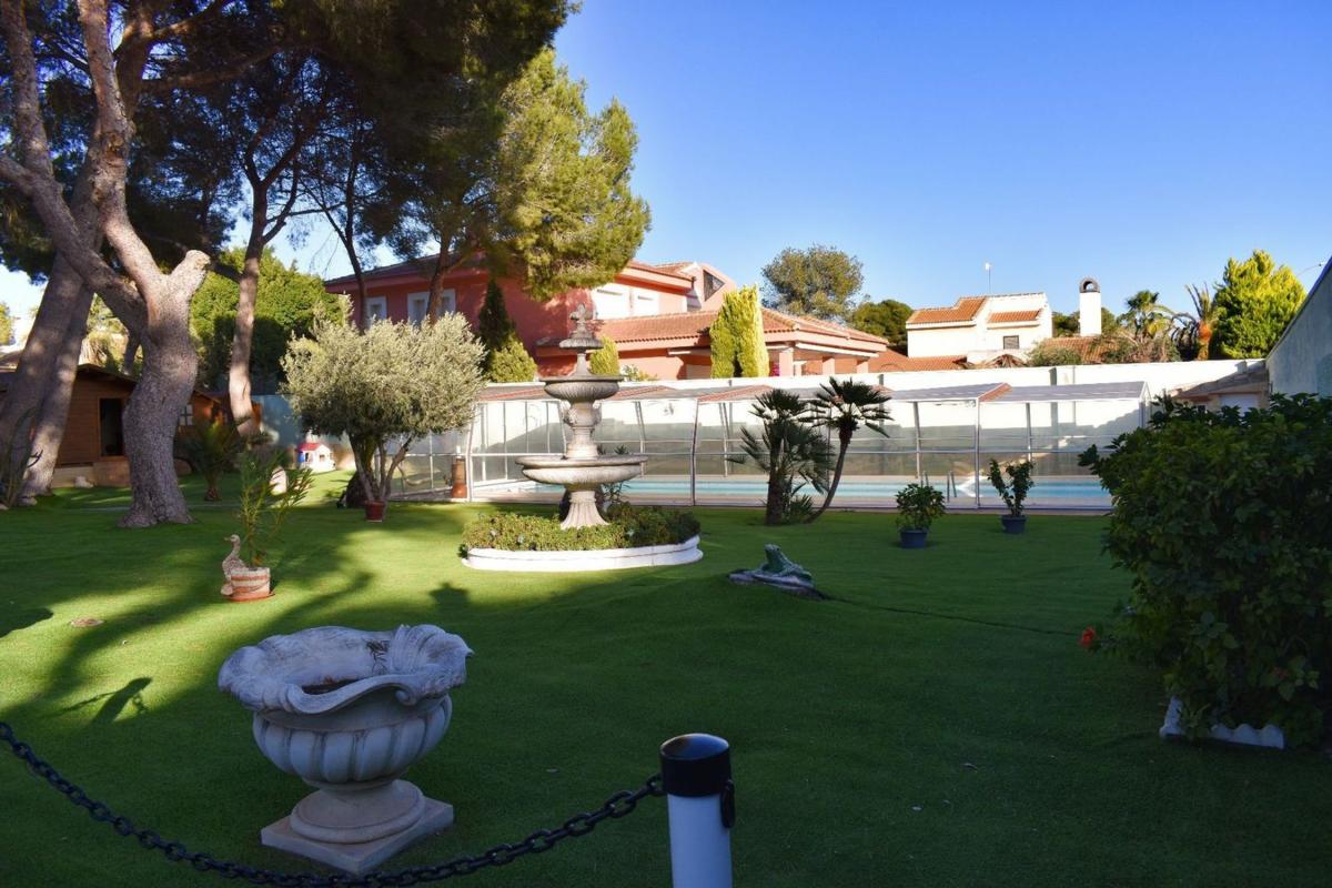 Properties for sale and rent in Spain photo 2