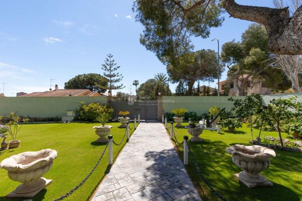 Casa o chalet independiente en Calle Pablo Neruda, 6, Campoamor, Orihuela thumbnail 2