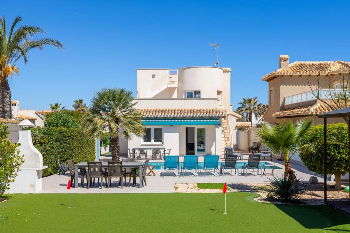 Продажа отдельного шале в Casa o chalet en Calle Violetas, 25, La Zenia, Orihuela, Ориуэла photo 3