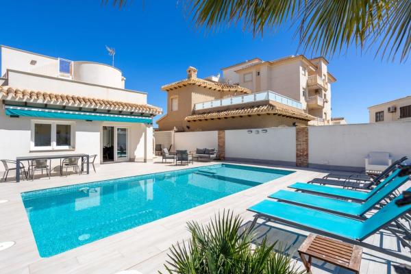 Chalet wolnostojący na sprzedaż w  Casa o chalet en Calle Violetas, 25, La Zenia, Orihuela, Orihuela photo 4