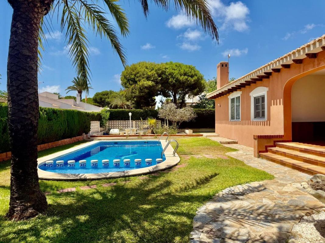Properties for sale and rent in Spain photo 1