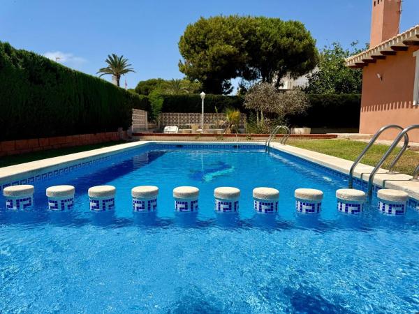 Casa o chalet independiente en Calle Babor, Cabo Roig, Orihuela photo 4