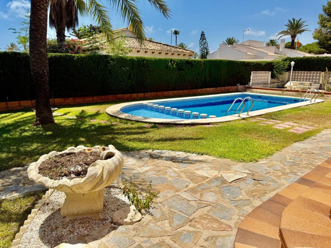 Properties for sale and rent in Spain photo 5