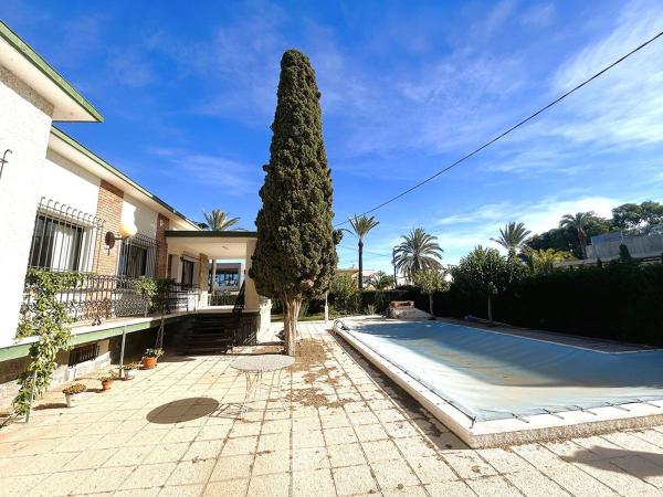 Casa o chalet independiente en Calle el Torreón, 27, Cabo Roig, Orihuela thumbnail 2