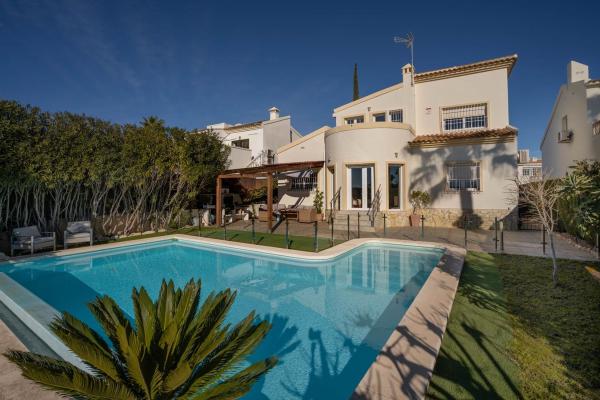 Casa o chalet independiente en Avenida Ramblas de Oleza, Las Ramblas, Orihuela photo 1