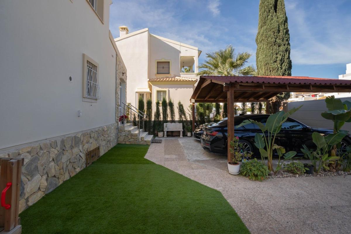 Properties for sale and rent in Spain photo 4