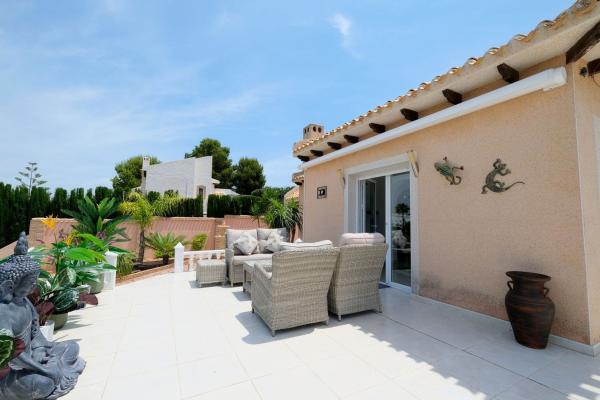 Chalet independiente en venta en Casa o chalet en Cabo Roig, Orihuela, Orihuela photo 4