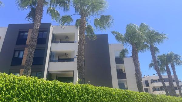 Venta de piso en Piso en Calle Lagos de Covadonga, Zona Lago - Los Almendros, Orihuela, Orihuela
thumbnail 1