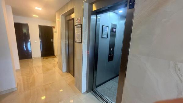 Venta de piso en Piso en Calle Lagos de Covadonga, Zona Lago - Los Almendros, Orihuela, Orihuela
 photo 4