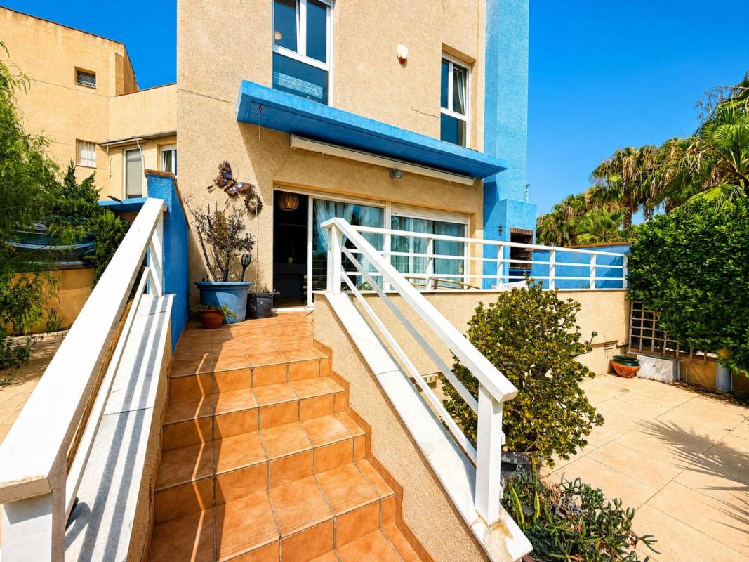 Продажа таунхауса в Chalet adosado en Plaza A-1 Aguamarina, 42 r, Aguamarina, Orihuela , Ориуэла photo 3