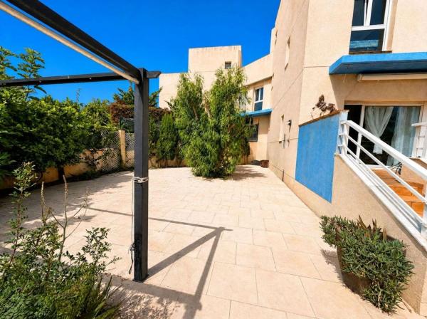 Chalet adosado en Plaza A-1 Aguamarina, 42 r, Aguamarina, Orihuela photo 4