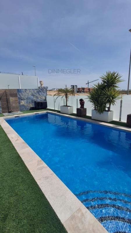 Venta de chalet adosado en  Chalet adosado en Desamparados-Hurchillo-Torremendo, Orihuela , Orihuela photo 4