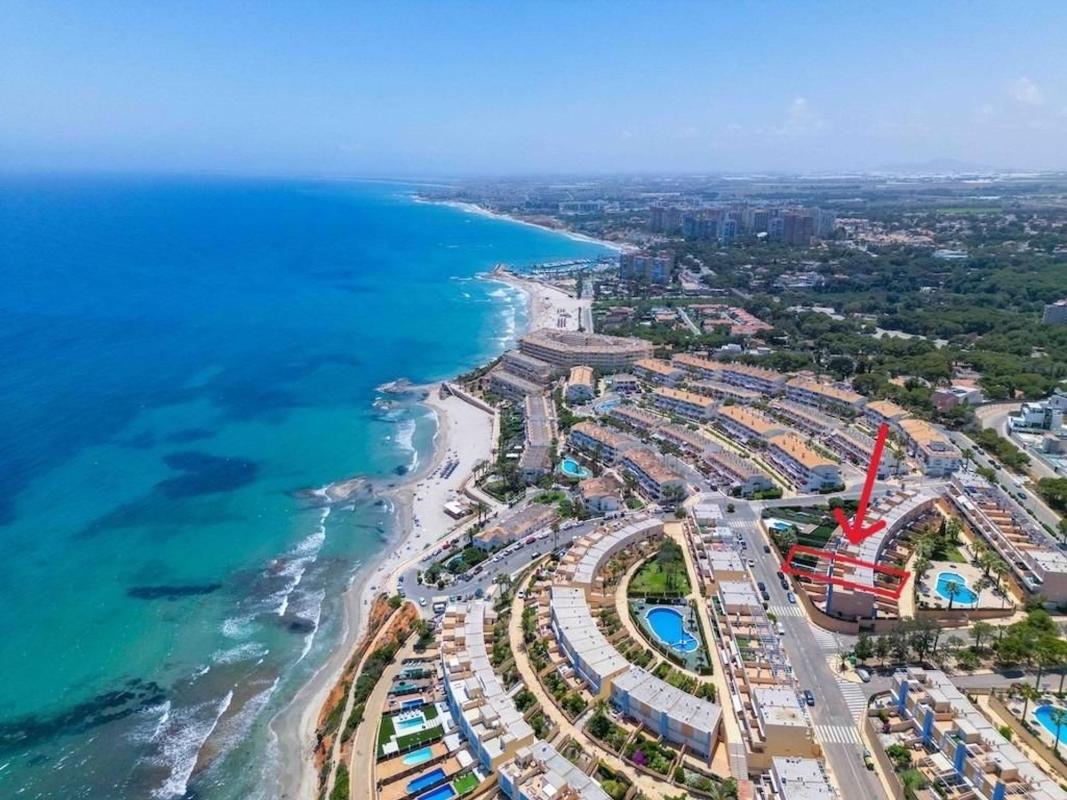 Продажа таунхауса в Chalet adosado en Calle Antonio Muñoz Molina, Aguamarina, Orihuela , Ориуэла photo 4