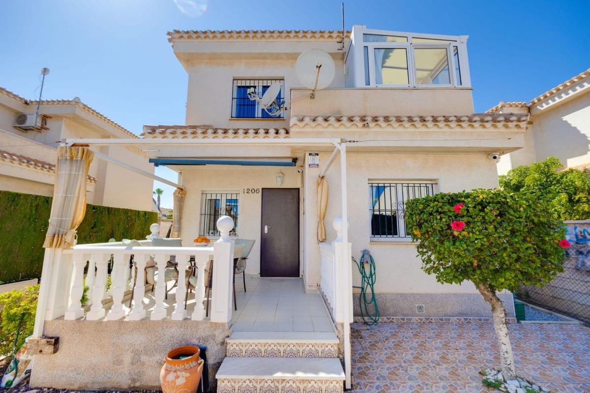 Properties for sale and rent in Spain photo 2