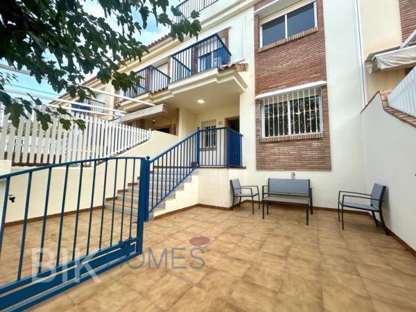 Chalet adosado en Avenida Miguel de Cervantes, Campoamor, Orihuela photo 1