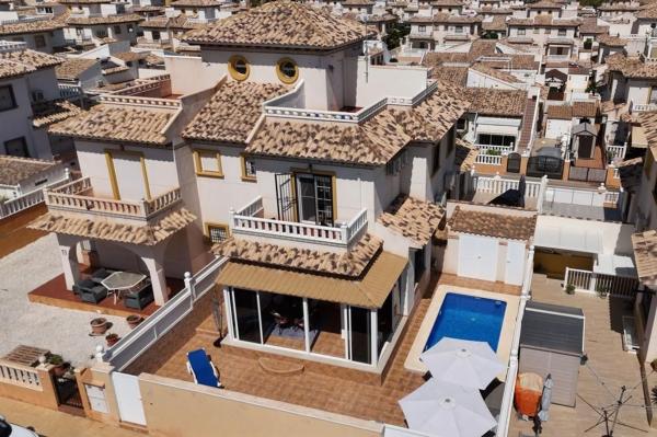 Chalet adosado en Calle Cabo Raso s/n, Lomas de Cabo Roig, Orihuela photo 1