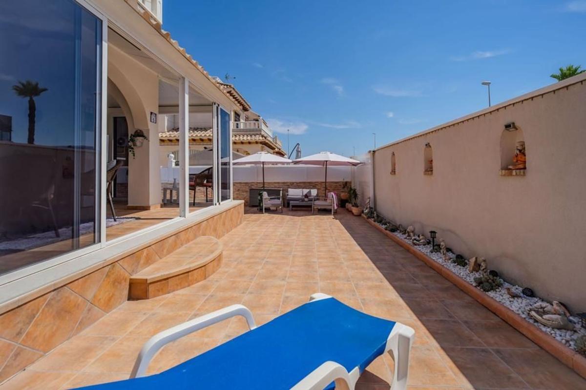 Venta de chalet adosado en  Chalet adosado en Calle Cabo Raso s/n, Lomas de Cabo Roig, Orihuela , Orihuela photo 4