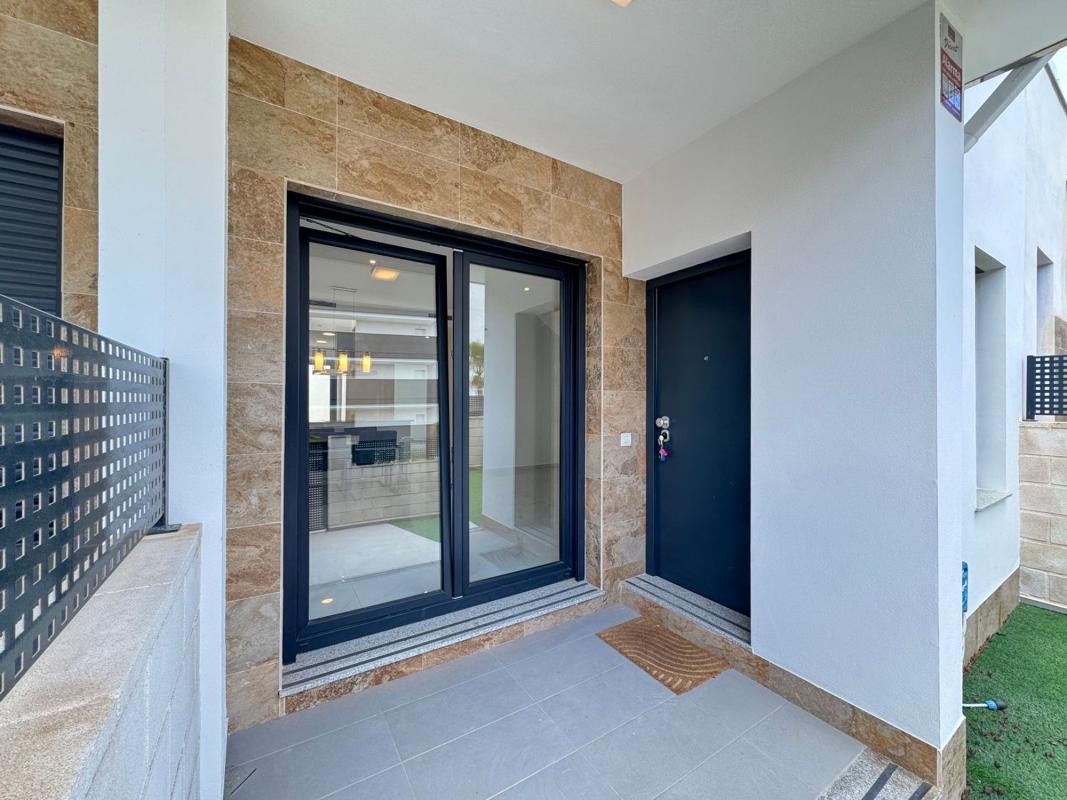 Продажа таунхауса в Chalet adosado en Calle la Parranda, 2, Las Filipinas, Orihuela , Ориуэла photo 3